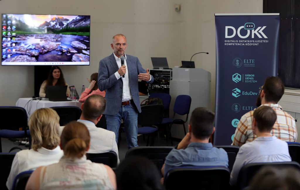 Dr. Cseszregi Tamás, a DOKK szakmai vezetője